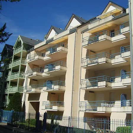 Dans De Luchon Apartment *