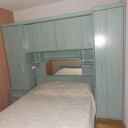 Dans De Luchon Apartment