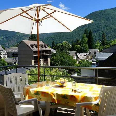 Dans De Luchon Apartment *